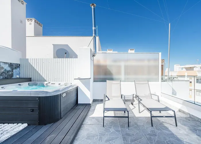 New Luxury Penthouse Beachfront In The Algarve Armação de Pêra