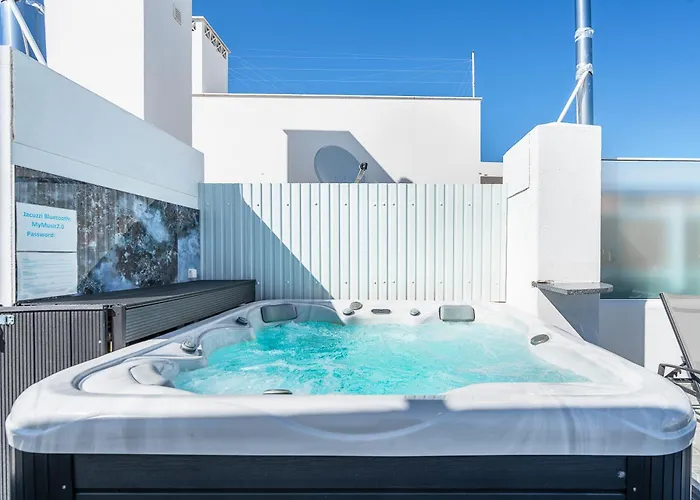 New Luxury Penthouse Beachfront In The Algarve Armação de Pêra